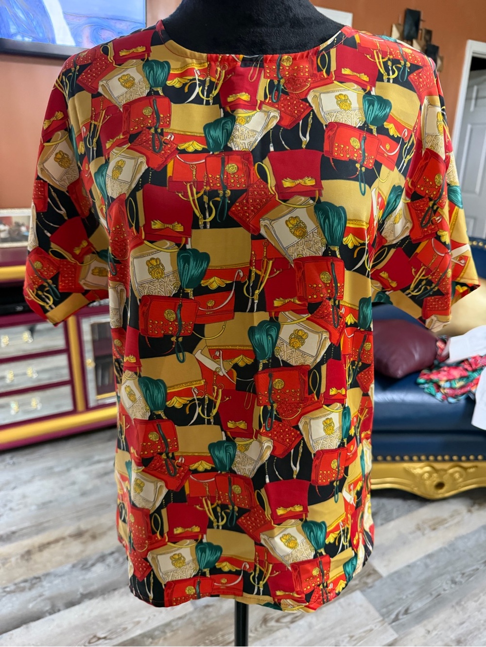 Vintage 90’s Random Purse Short-Sleeve Shirt - Red, Gold, Black Pattern